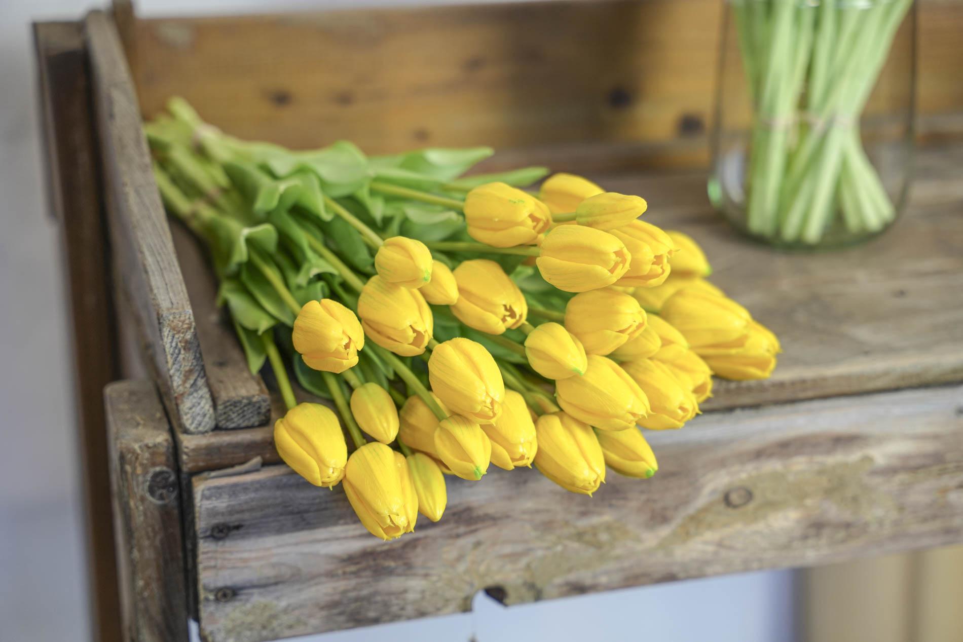 Tulpenstrauß künstlich Gelb „Real Touch“ – 10 Tulpen, 42 cm - DYFLORA