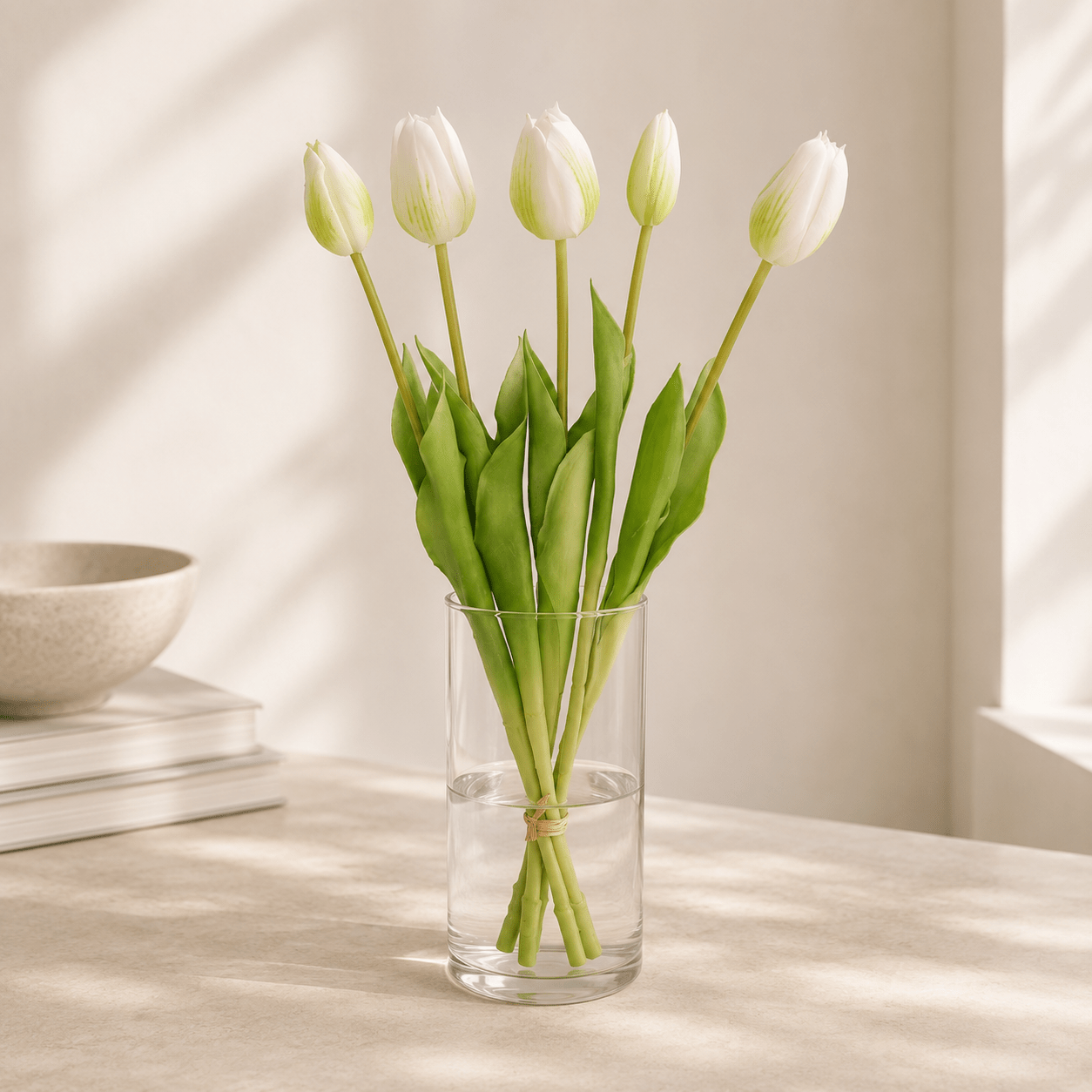 Tulpenstrauß künstlich Weiß/Grün „Real Touch“ – 5 Tulpen, 42 cm - DYFLORA